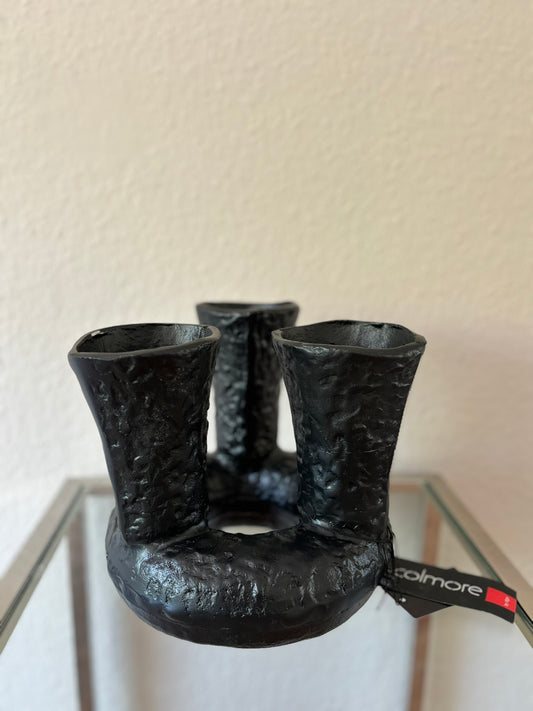 Colmore Vase Alu Raw Schwarz mit drei Öffnungen